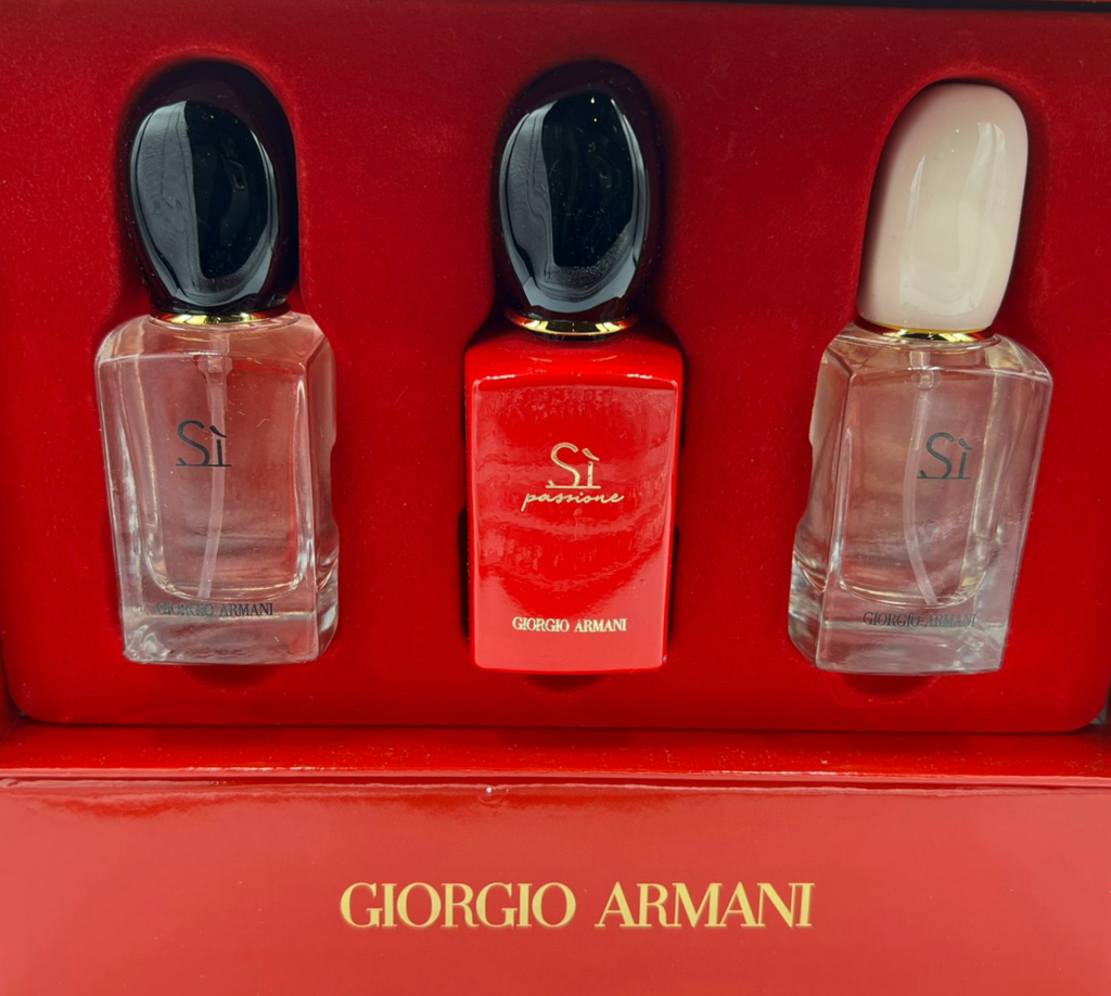 ARMANISIFRONT30ML ARMANI SET - COFANETTO ARMANI SÌ 30ML EDP + ARMANI SÌ PASSIONE 30ML EDP + ARMANI SÌ FIORI 30ML EDP - immagine 1