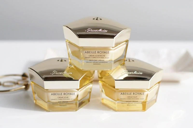 TRISGUERLIAN_1200x630_9fed7cf0-40cc-4c09-8d79-83cb6c49bc94 COFANETTO TRE CREME GUERLAIN (TRIS) Creme Nuit 50 ml- crème de jour 50ML -Crème Jour Riche 15ML - immagine 1